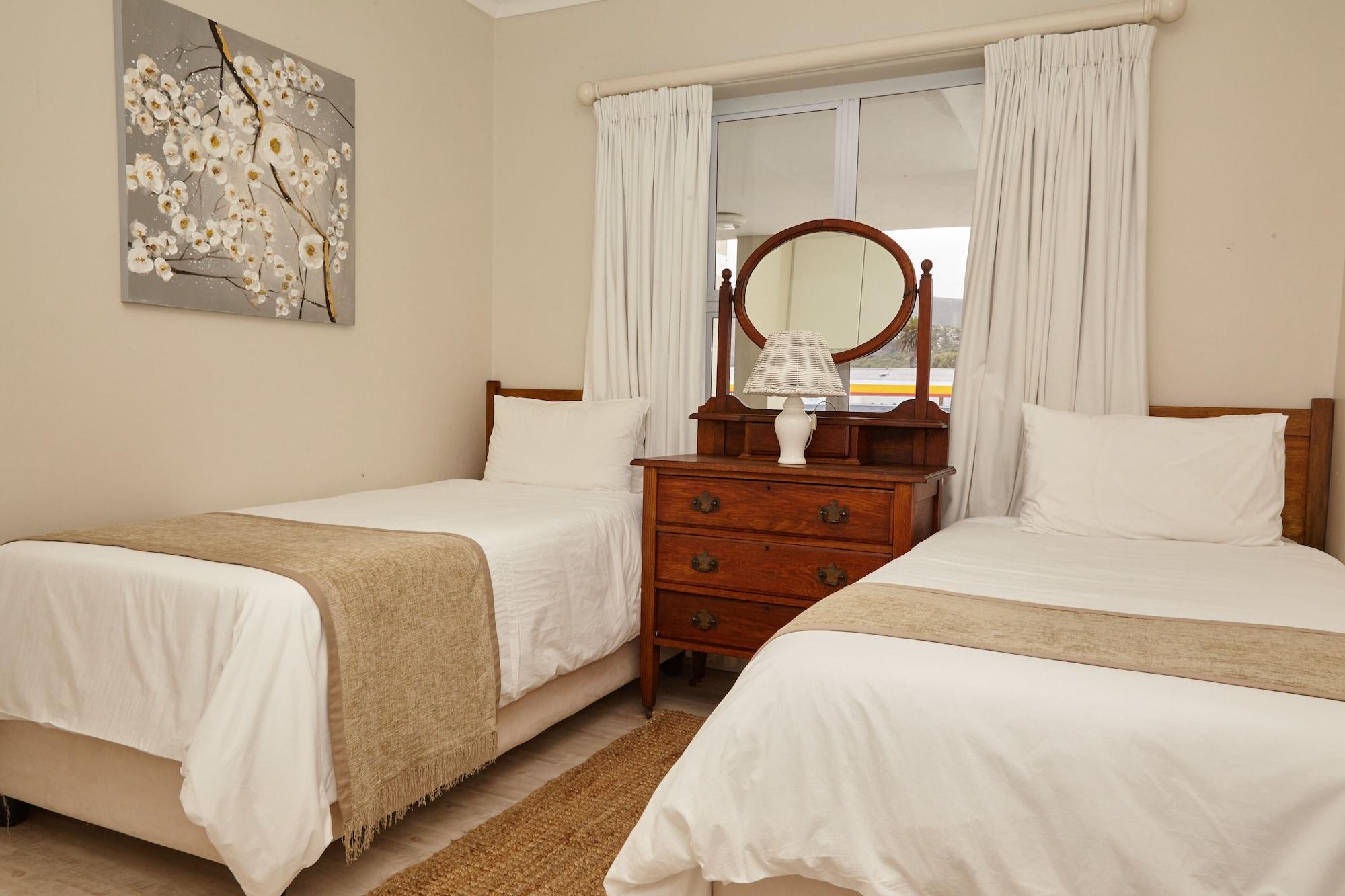 Windsor Self Catering Apartments Hermanus Exterior photo